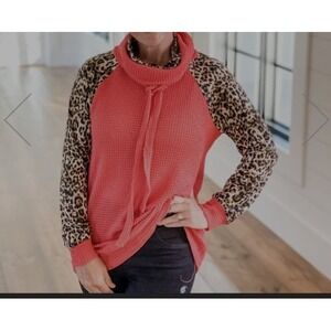 And The Why‎ Waffle Cut sweater Salmon Color With Leopard Print Long Sleeves